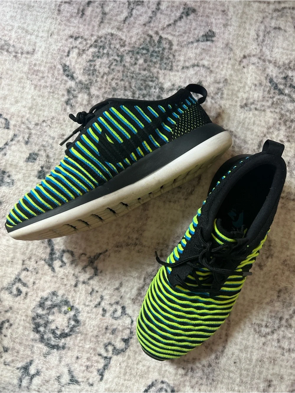 Nike Roshe Two Flyknit Black Volt Blue Running Shoes Women’s Size 7 EU 38 844929